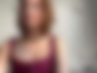 Live cam show with DamarisSweetin - Middle Aged on Cam Slut