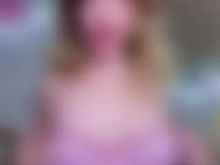 Live cam show with Melissa - Athletic Young Adult on Mixed Magazine Live