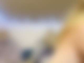 Live cam show with Melissa - Blonde Hair on PervPlay.com