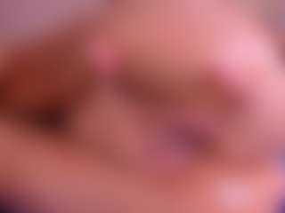 Live cam show with Stefa-rosse - New Brown Eyes on Camming Site
