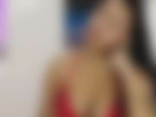 Live cam show with Catherinebrowm - Black Squirt on Camsoda