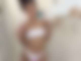 Live cam show with kishaxoxo - Brown Eyes Brown Hair on Camsoda
