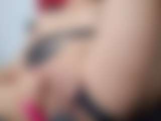 redmilf's Live Sex Cam Show