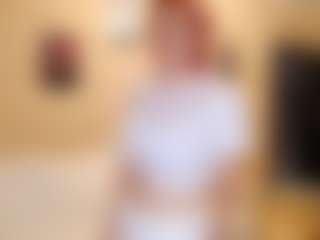 Live cam show with AntoniaSpicer - Skinny on Camsoda