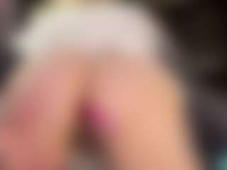 AshiaVossen's Live Sex Cam Show