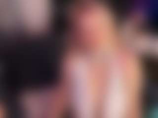 AshiaVossen's Live Sex Cam Show