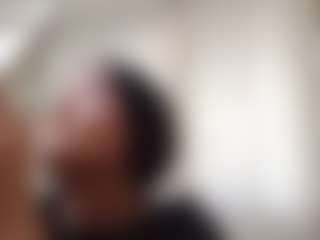 Bella's Live Sex Cam Show