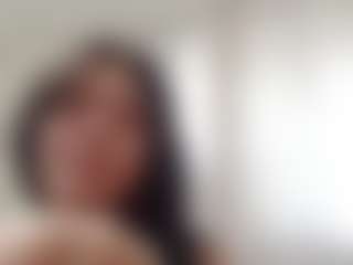 Bella's Live Sex Cam Show