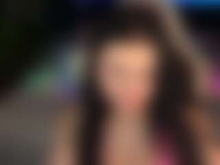 Live cam show with CherrryQueen - Green Eyes on fapnchat