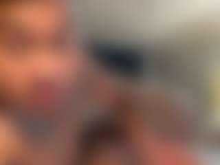 Live cam show with dougiedogpilgrim - Pump on AdultVida.com