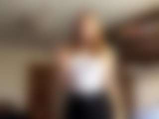 FrancinaVillarta's Live Sex Cam Show