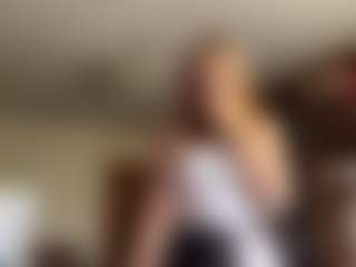 FrancinaVillarta's Live Sex Cam Show