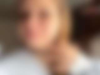 FrancinaVillarta's Live Sex Cam Show