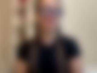 Live cam show with Hailey - Skinny on CamwithHer