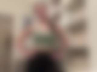 Live cam show with Hailey - Squirt Teen (18+) on Cam Slut