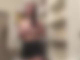 Live cam show with Hailey - Granny Blonde Hair on SpunkLive