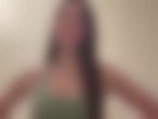 Live cam show with Hailey - Public Ebony on eurowanks.com