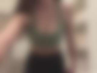 Live cam show with Hailey - Hairy Pussy Brown Hair on LiveSexCams6