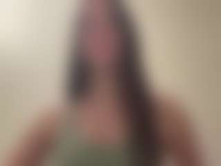 Live cam show with Hailey - Small Tits on AdultVida.com