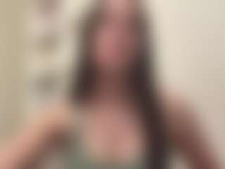 Live cam show with Hailey - Ebony Small Tits on AdultVida.com