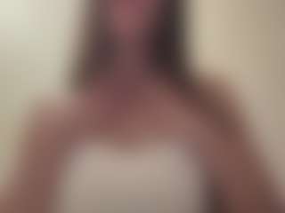 Live cam show with Hailey - Hairy Pussy on luckytryst.com