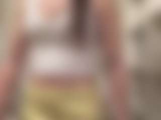 Live cam show with Hailey - Cute on Hubzter Live