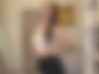 Live cam show with Hailey - Bedroom Teen (18+) on Camsoda