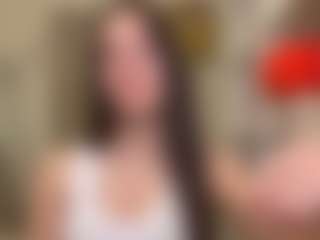 Live cam show with Hailey - Hairy Pussy Teen (18+) on Cam Slut
