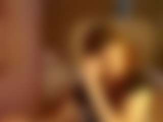 Live cam show with Lua-Beneventi - Brown Hair Petite on Lustler