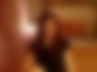 Live cam show with Lua-Beneventi - New Petite on CamSextacy