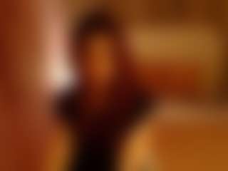 Live cam show with Lua-Beneventi - Brown Hair on camgirlchat.live