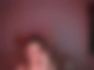 Live cam show with Lua-Beneventi - Cum on SpunkLive