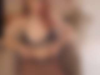 Live cam show with Lua-Beneventi - Brown Hair Petite on Camsoda