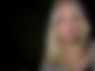 Live-Cam-Show mit Roxy - Blonde Hair Shaved Pussy auf Camsoda