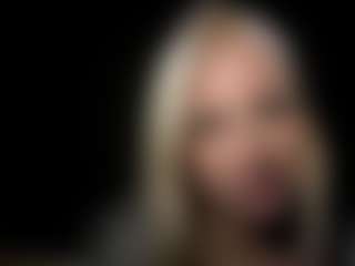 Live cam show with Roxy - Blonde Hair College on Gym Cam Girls