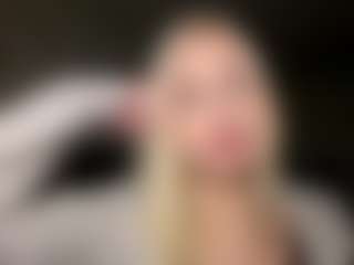 Live cam show with Roxy - Yoga on AdultVida.com
