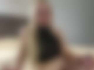 Live cam show with Elis - Athletic Young Adult on Dare Cams