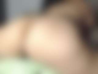 Live cam show with valentinarizz - Black MILF on LiveSexCams6
