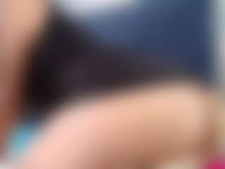 Live cam show with aribrunnet - Joi on Camsoda