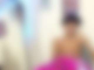 Live cam show with BlakeSttone - Brunette Hair on live.xbliss.ai