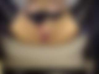 Heyitsyoss's Live Sex Cam Show