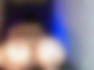 mollypeach MILF webcam performer live streaming