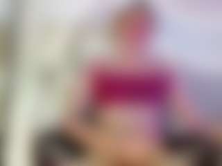 Live cam show with Saraypiink - Smoking on Camsoda