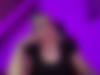 Live cam show with Kitty - New Tattoos on Mixed Magazine Live