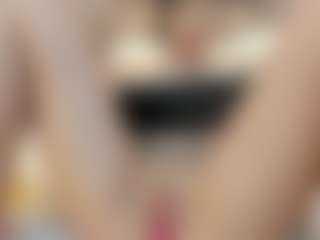 Alice-Romano's Live Sex Cam Show