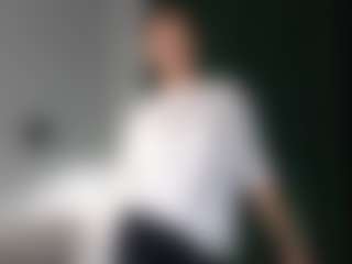 Live cam show with Amanda - New Young Adult on Uber Horny
