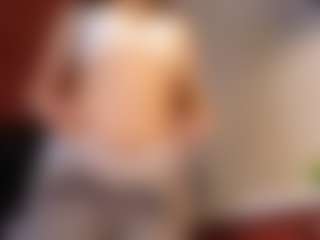 Live cam show with Amanda - Granny Blonde Hair on SpunkLive