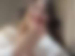 Live cam show with JinaGiraud - Latina Mature on SpunkLive