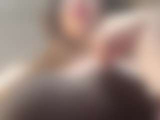 JinaGiraud MILF webcam performer live streaming
