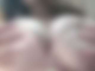 Live cam show with JinaGiraud - Middle Aged on xDating